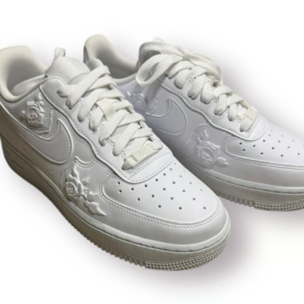 Nike Air Force 1 '07 Women’s Sneakers White Roses Size 8 BNWB
